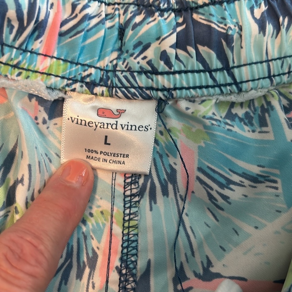 Vineyard Vines tropical swimsuit, Size Large - Picture 3 of 7